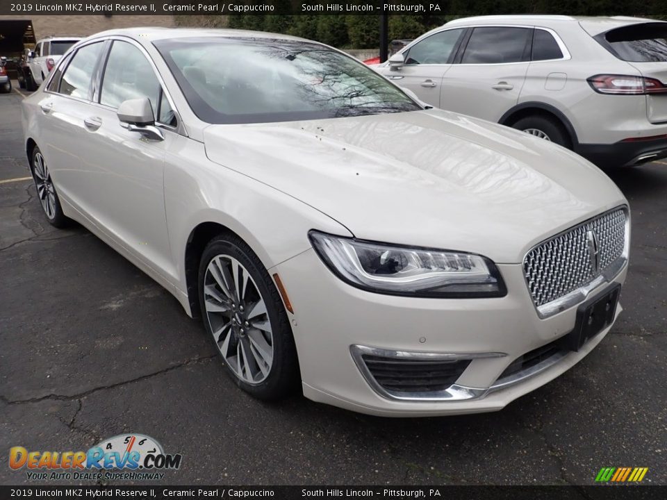 Front 3/4 View of 2019 Lincoln MKZ Hybrid Reserve II Photo #5