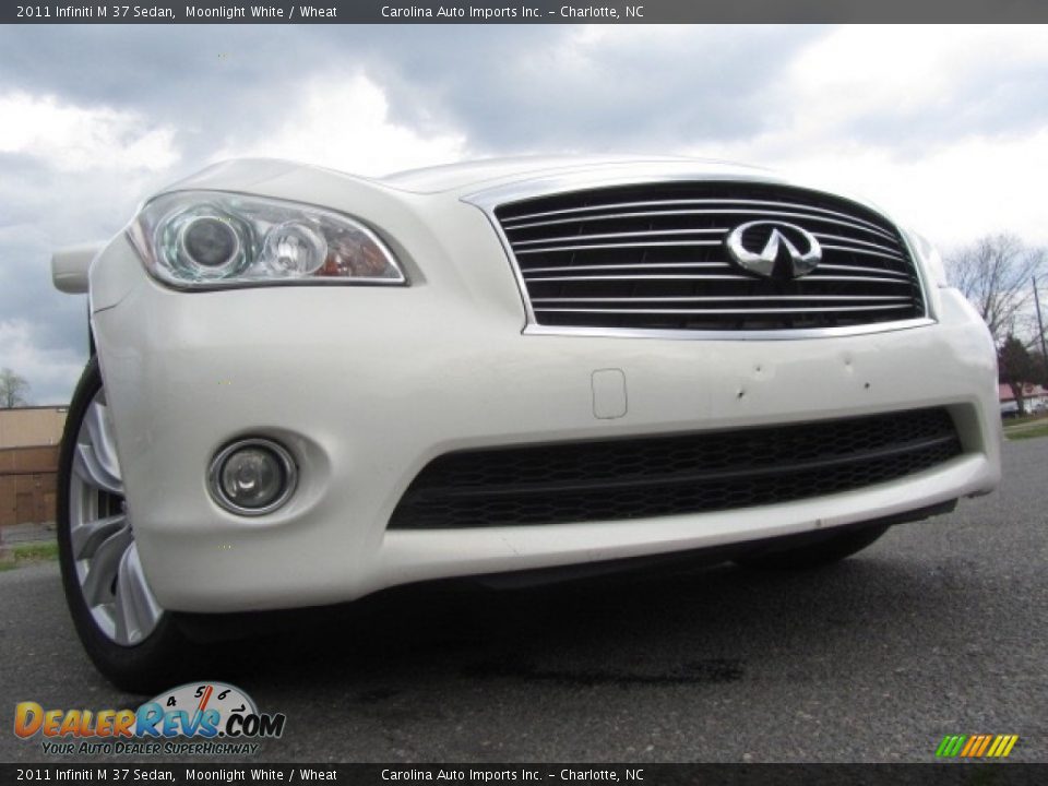 2011 Infiniti M 37 Sedan Moonlight White / Wheat Photo #2