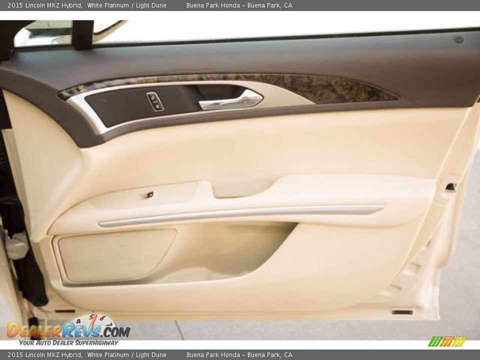 Door Panel of 2015 Lincoln MKZ Hybrid Photo #31