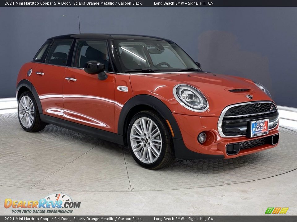 Front 3/4 View of 2021 Mini Hardtop Cooper S 4 Door Photo #25