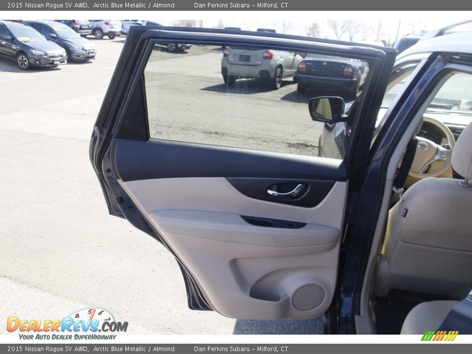 2015 Nissan Rogue SV AWD Arctic Blue Metallic / Almond Photo #11