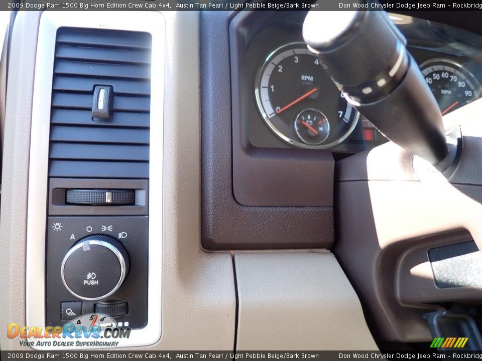 2009 Dodge Ram 1500 Big Horn Edition Crew Cab 4x4 Austin Tan Pearl / Light Pebble Beige/Bark Brown Photo #18