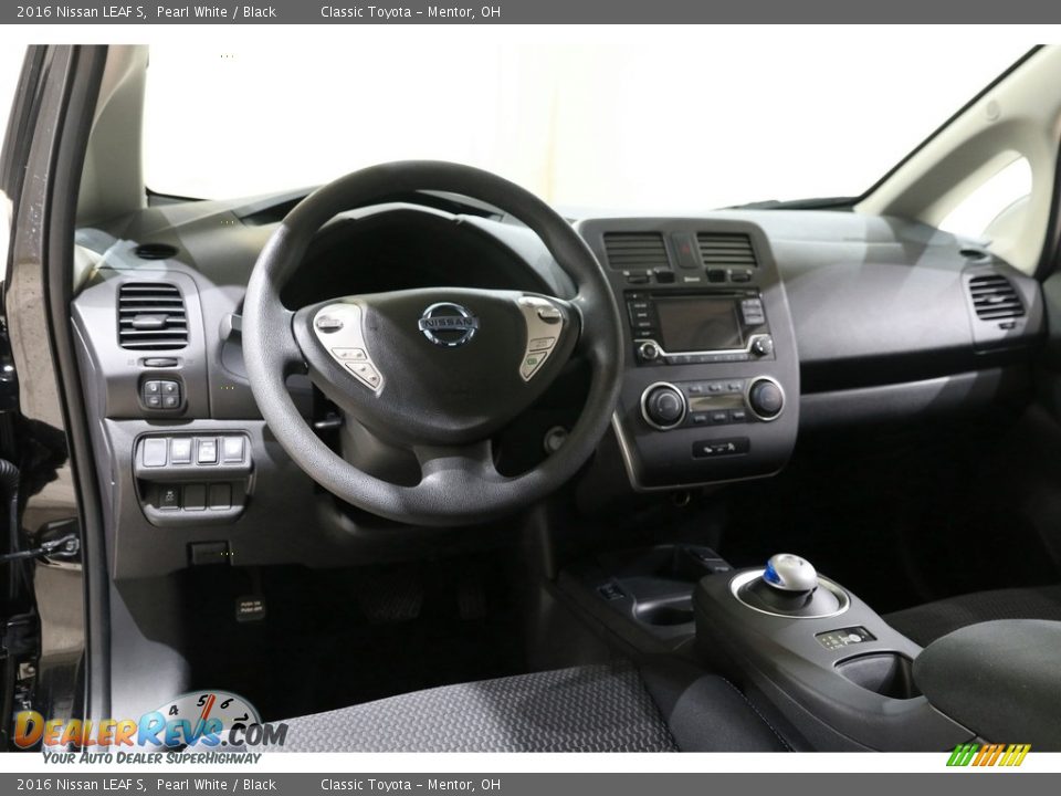 Black Interior - 2016 Nissan LEAF S Photo #7