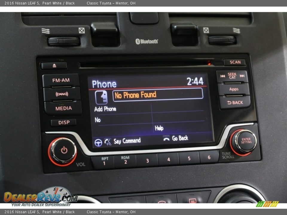 Controls of 2016 Nissan LEAF S Photo #13