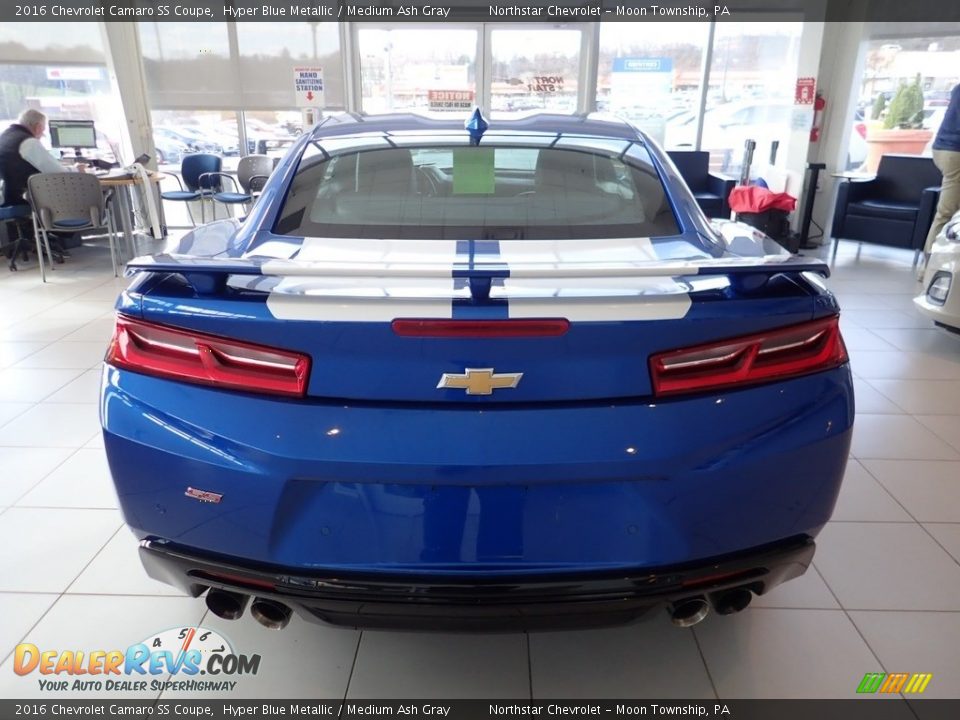 2016 Chevrolet Camaro SS Coupe Hyper Blue Metallic / Medium Ash Gray Photo #6