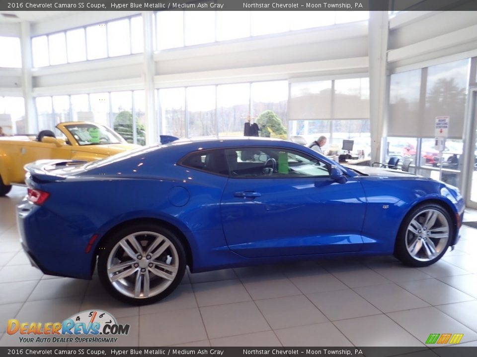 2016 Chevrolet Camaro SS Coupe Hyper Blue Metallic / Medium Ash Gray Photo #9