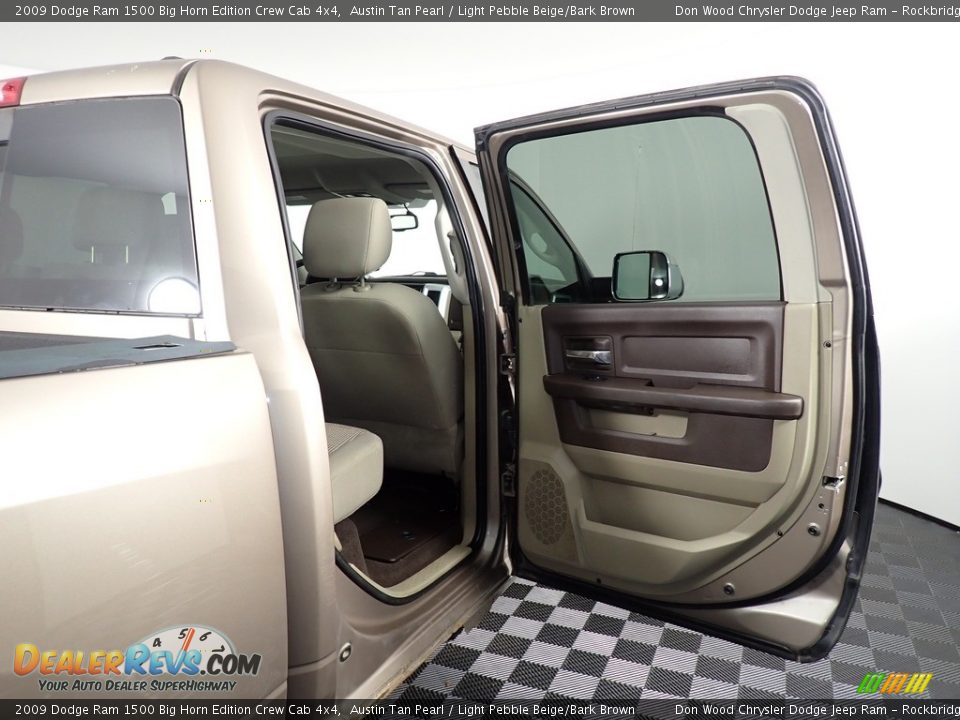 2009 Dodge Ram 1500 Big Horn Edition Crew Cab 4x4 Austin Tan Pearl / Light Pebble Beige/Bark Brown Photo #35
