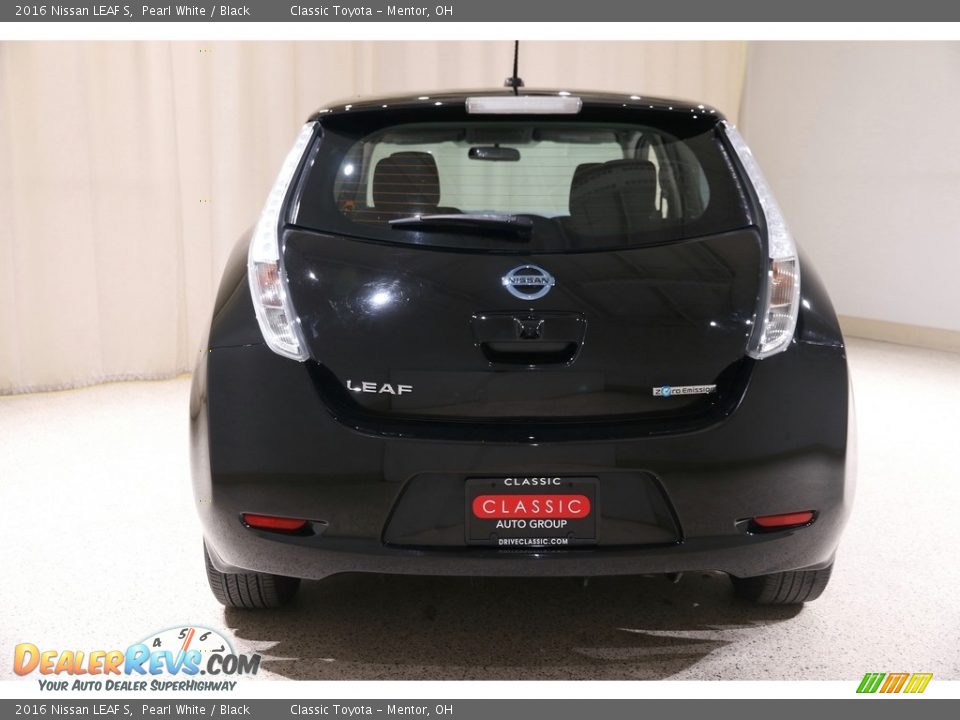 2016 Nissan LEAF S Pearl White / Black Photo #19