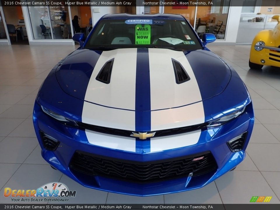 2016 Chevrolet Camaro SS Coupe Hyper Blue Metallic / Medium Ash Gray Photo #12