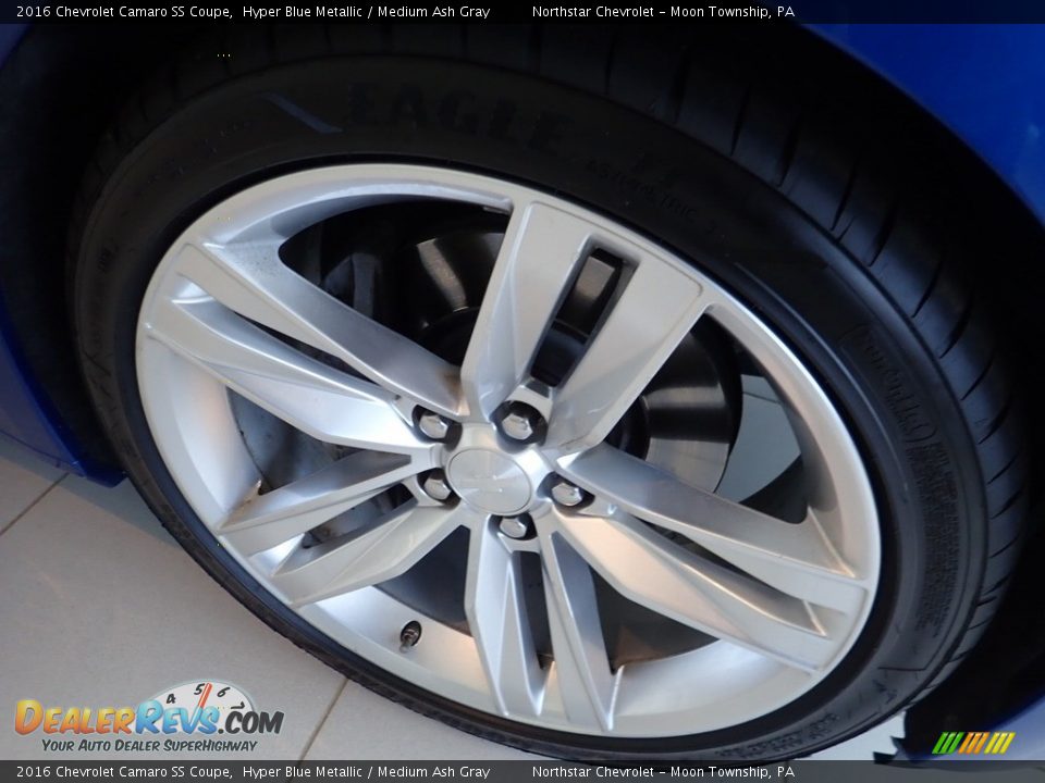 2016 Chevrolet Camaro SS Coupe Hyper Blue Metallic / Medium Ash Gray Photo #13
