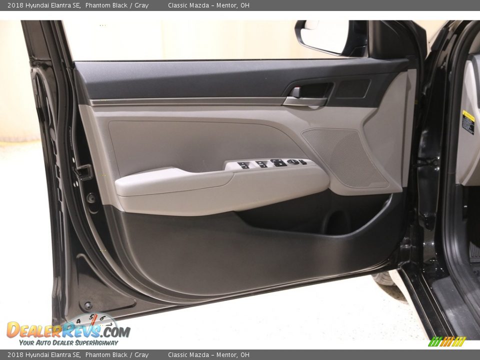 2018 Hyundai Elantra SE Phantom Black / Gray Photo #4