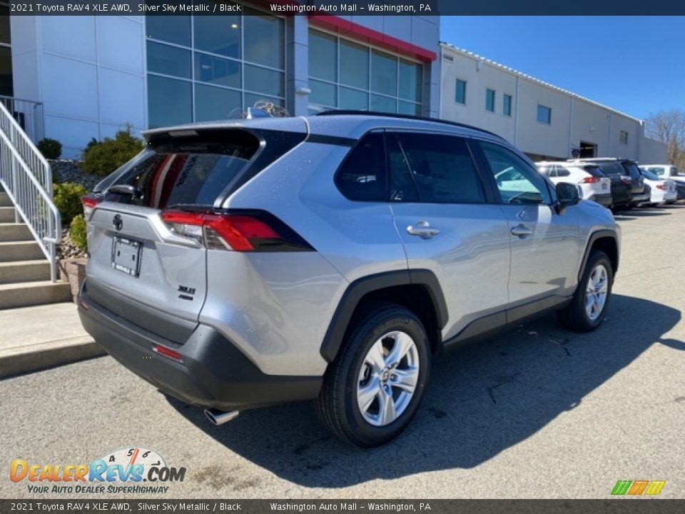 2021 Toyota RAV4 XLE AWD Silver Sky Metallic / Black Photo #14