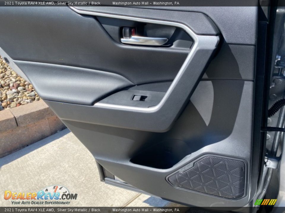 2021 Toyota RAV4 XLE AWD Silver Sky Metallic / Black Photo #28