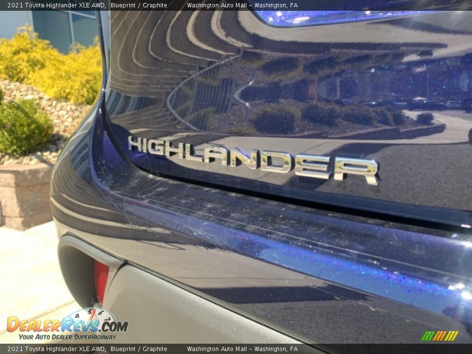 2021 Toyota Highlander XLE AWD Blueprint / Graphite Photo #25