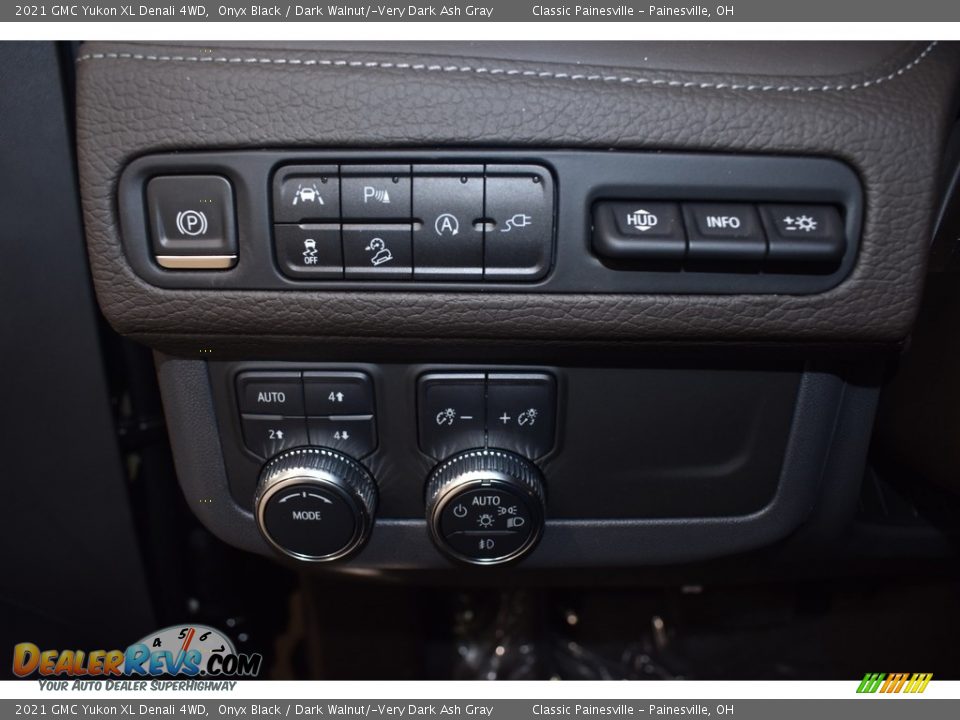 2021 GMC Yukon XL Denali 4WD Onyx Black / Dark Walnut/­Very Dark Ash Gray Photo #12
