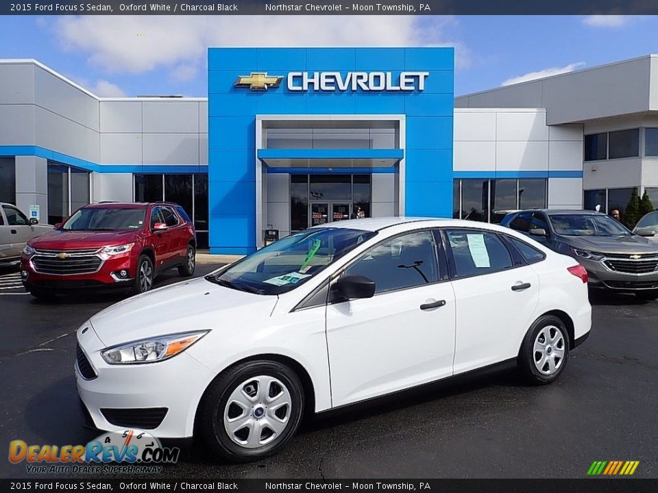 2015 Ford Focus S Sedan Oxford White / Charcoal Black Photo #1