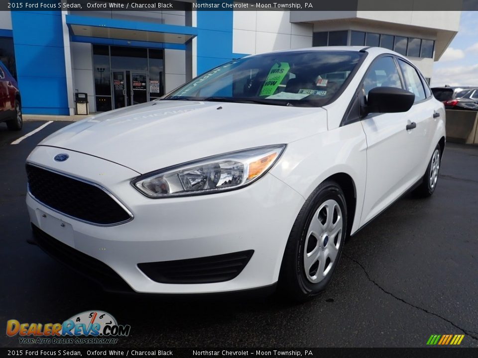 2015 Ford Focus S Sedan Oxford White / Charcoal Black Photo #2