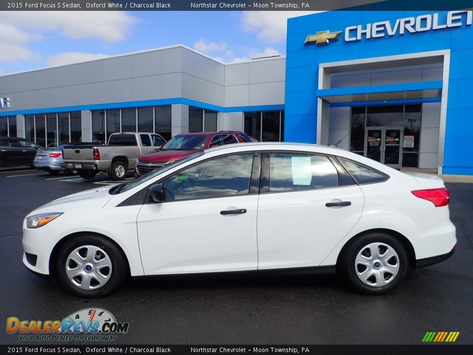 2015 Ford Focus S Sedan Oxford White / Charcoal Black Photo #3