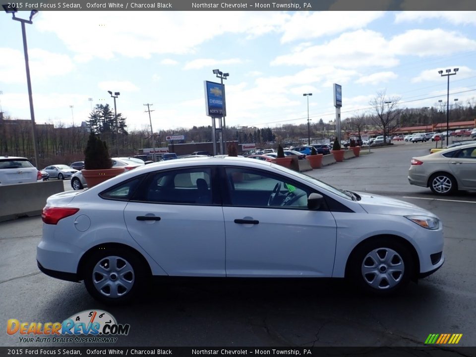 2015 Ford Focus S Sedan Oxford White / Charcoal Black Photo #10