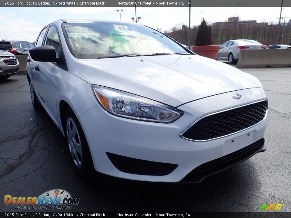 2015 Ford Focus S Sedan Oxford White / Charcoal Black Photo #12