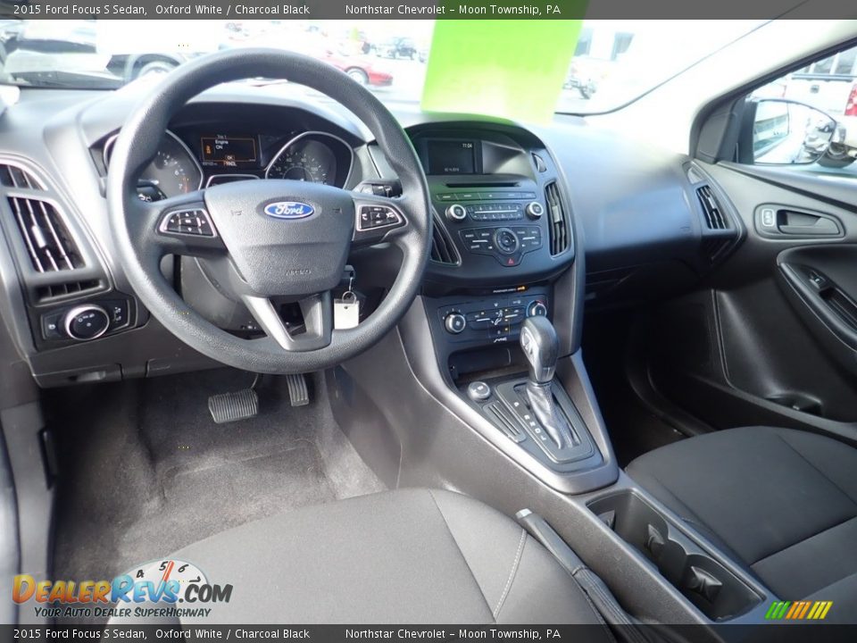 2015 Ford Focus S Sedan Oxford White / Charcoal Black Photo #22