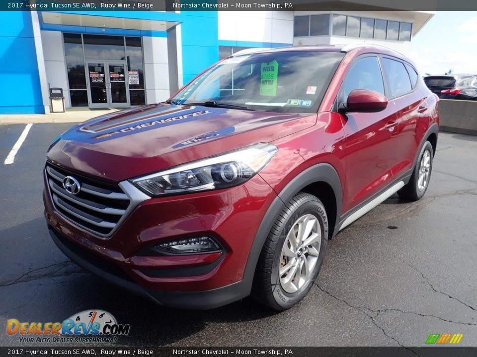 2017 Hyundai Tucson SE AWD Ruby Wine / Beige Photo #2