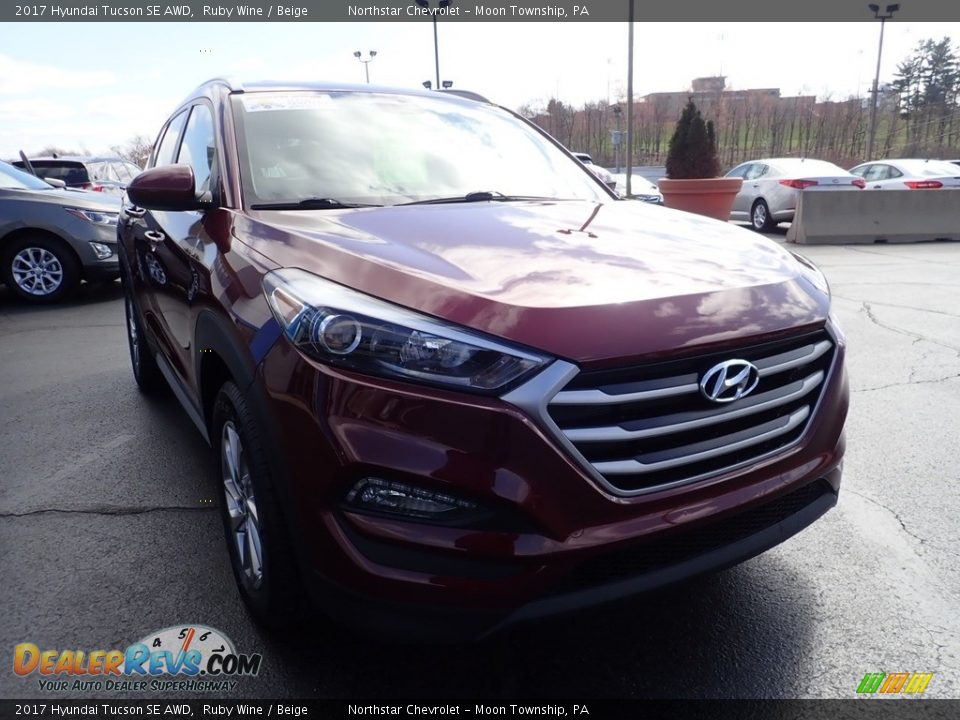 2017 Hyundai Tucson SE AWD Ruby Wine / Beige Photo #12