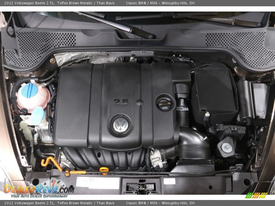2012 Volkswagen Beetle 2.5L Toffee Brown Metallic / Titan Black Photo #18
