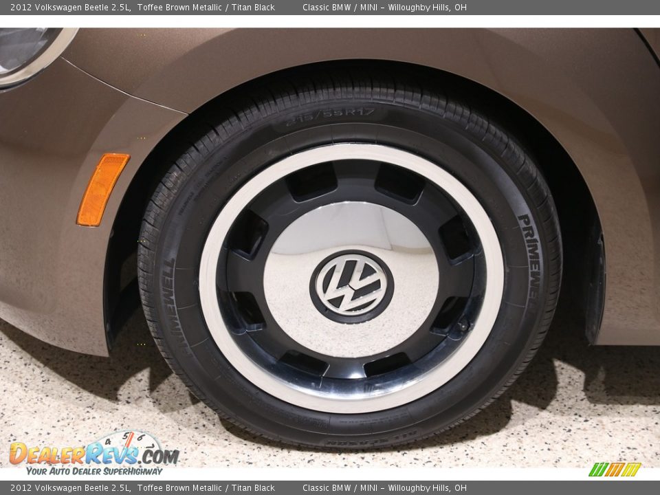 2012 Volkswagen Beetle 2.5L Toffee Brown Metallic / Titan Black Photo #19