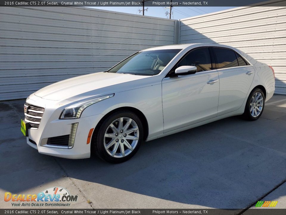 Front 3/4 View of 2016 Cadillac CTS 2.0T Sedan Photo #2