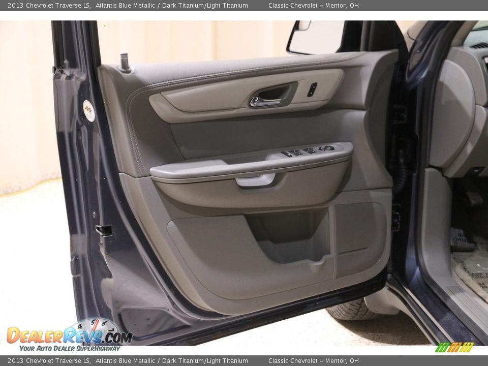 Door Panel of 2013 Chevrolet Traverse LS Photo #4