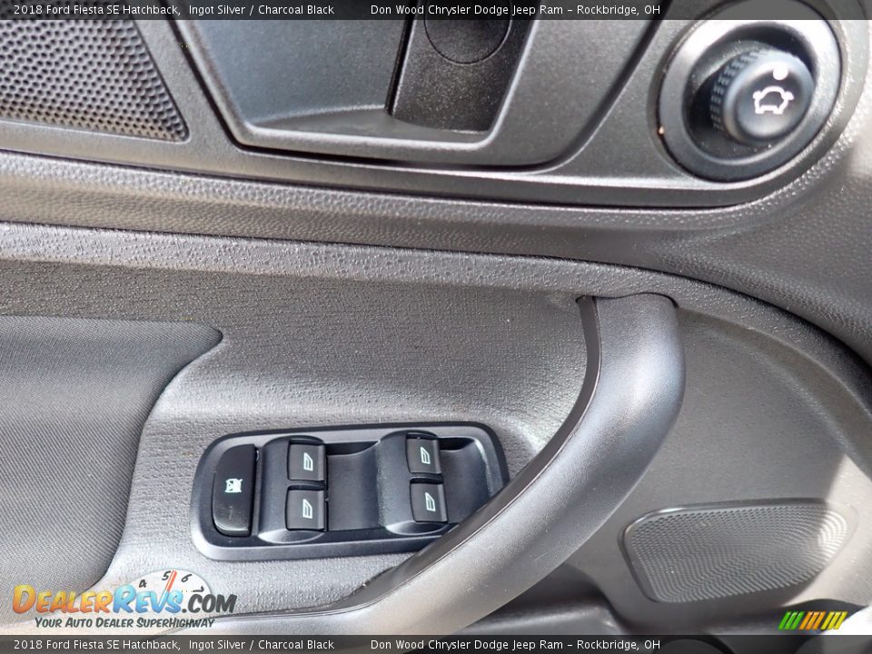 2018 Ford Fiesta SE Hatchback Ingot Silver / Charcoal Black Photo #18