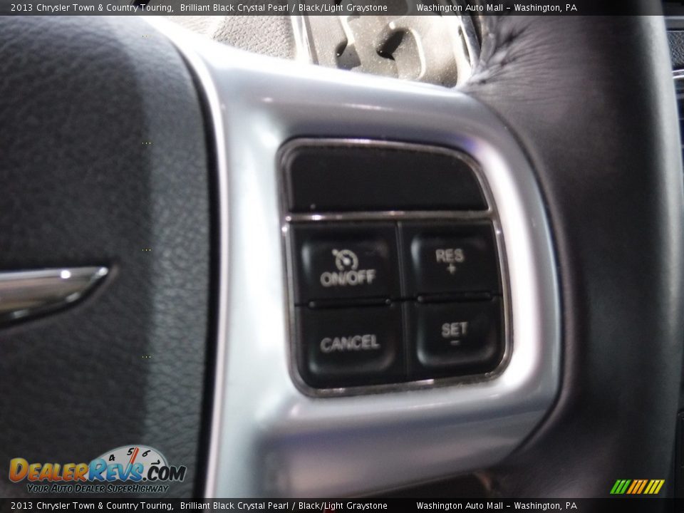 2013 Chrysler Town & Country Touring Brilliant Black Crystal Pearl / Black/Light Graystone Photo #17
