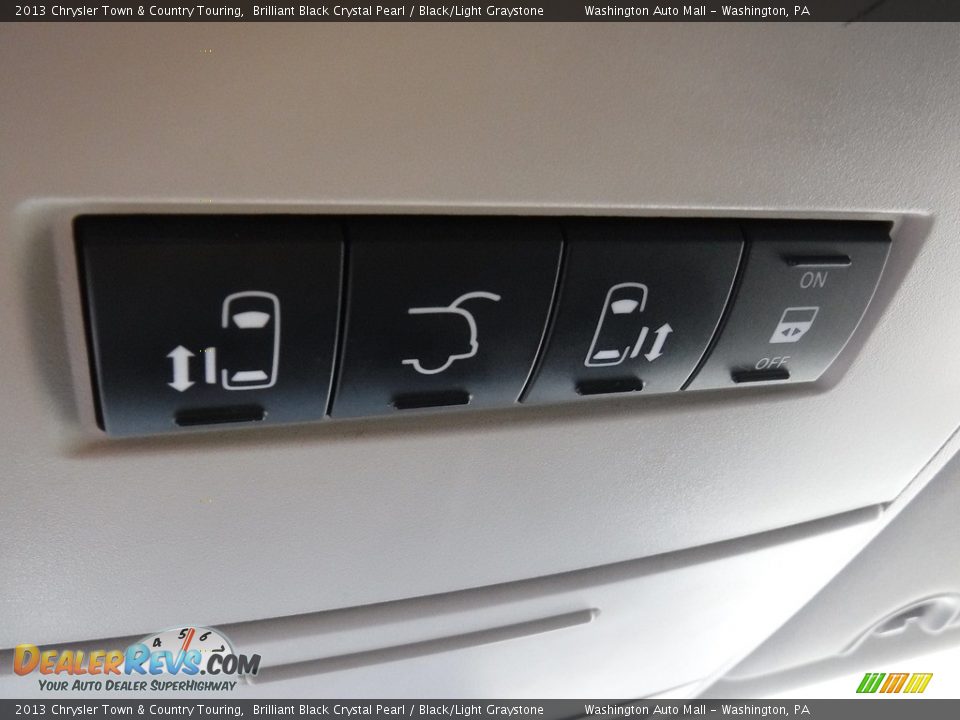 2013 Chrysler Town & Country Touring Brilliant Black Crystal Pearl / Black/Light Graystone Photo #19