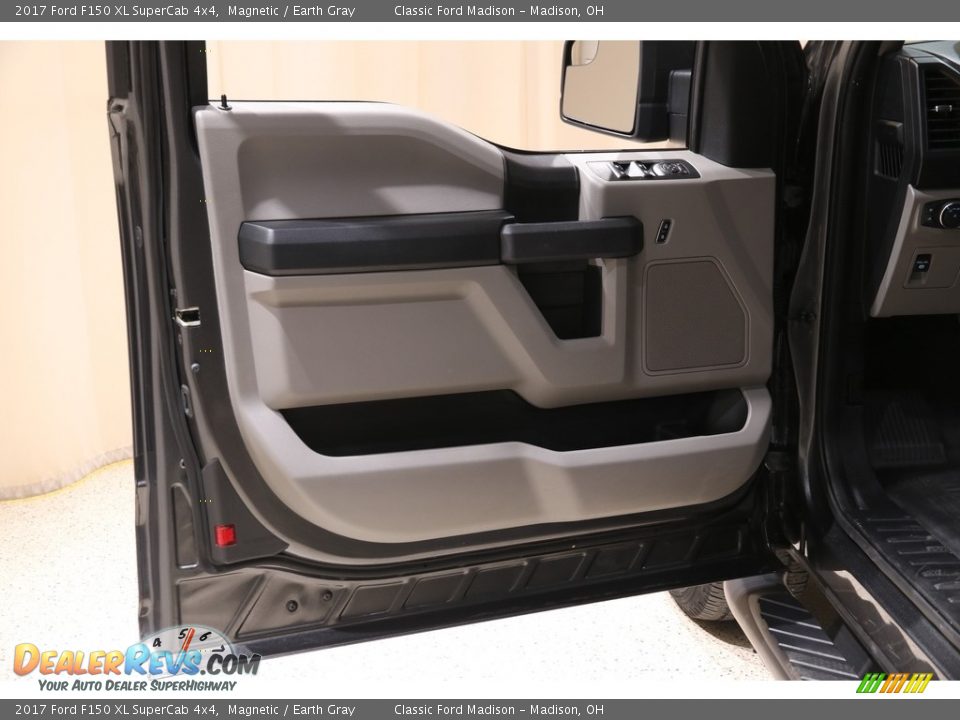 2017 Ford F150 XL SuperCab 4x4 Magnetic / Earth Gray Photo #4