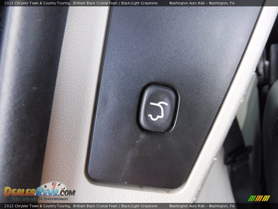 2013 Chrysler Town & Country Touring Brilliant Black Crystal Pearl / Black/Light Graystone Photo #26