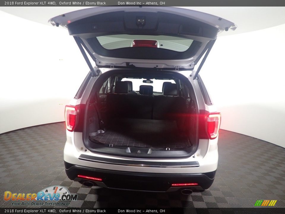 2018 Ford Explorer XLT 4WD Oxford White / Ebony Black Photo #17
