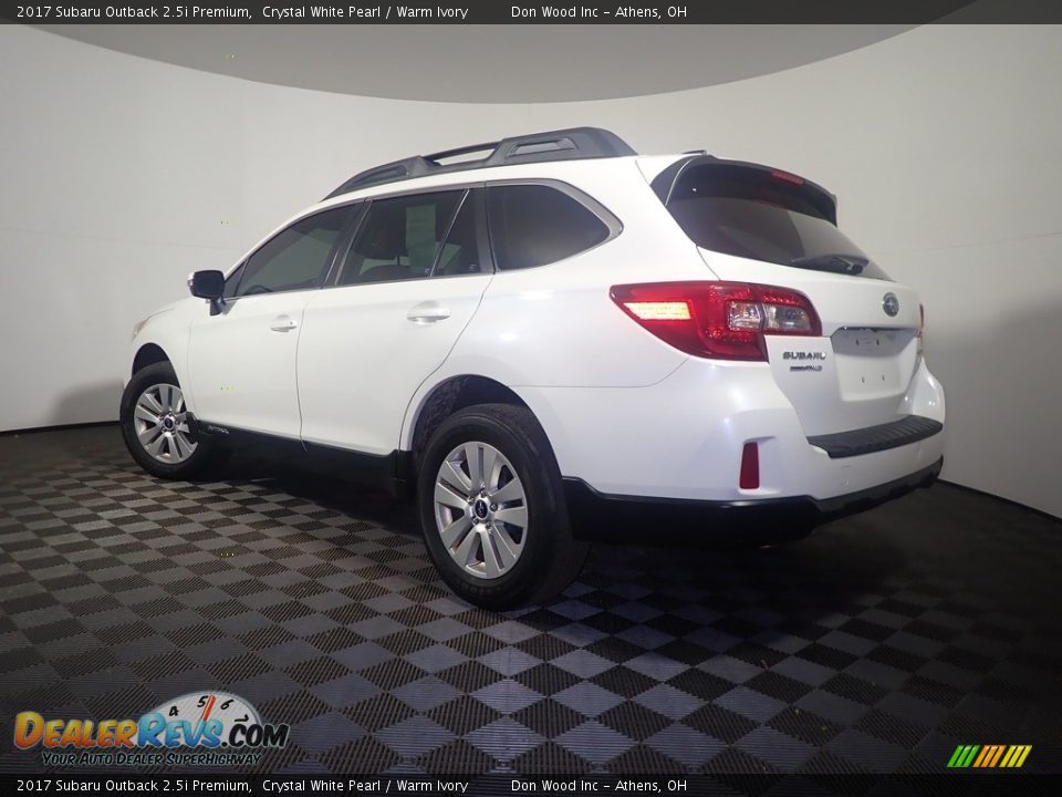 2017 Subaru Outback 2.5i Premium Crystal White Pearl / Warm Ivory Photo #12