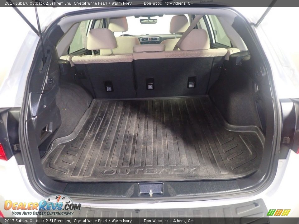 2017 Subaru Outback 2.5i Premium Crystal White Pearl / Warm Ivory Photo #17