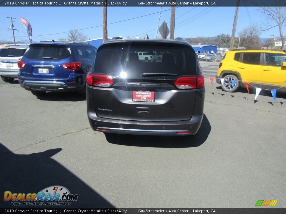 2019 Chrysler Pacifica Touring L Granite Crystal Metallic / Black/Alloy Photo #4