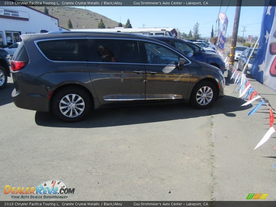 2019 Chrysler Pacifica Touring L Granite Crystal Metallic / Black/Alloy Photo #6