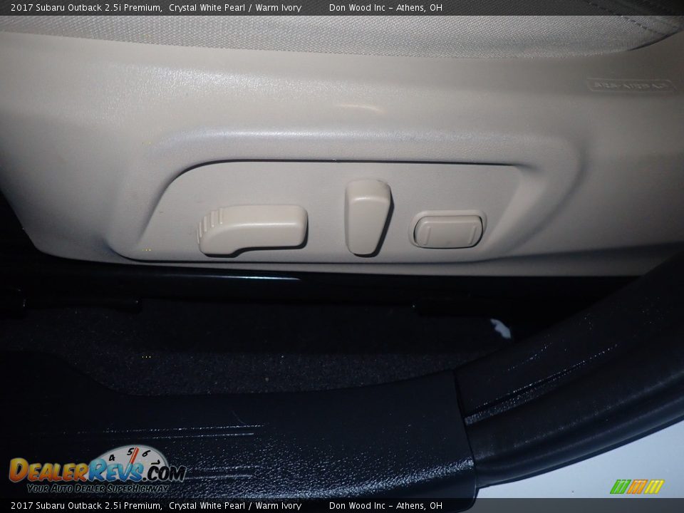 2017 Subaru Outback 2.5i Premium Crystal White Pearl / Warm Ivory Photo #25