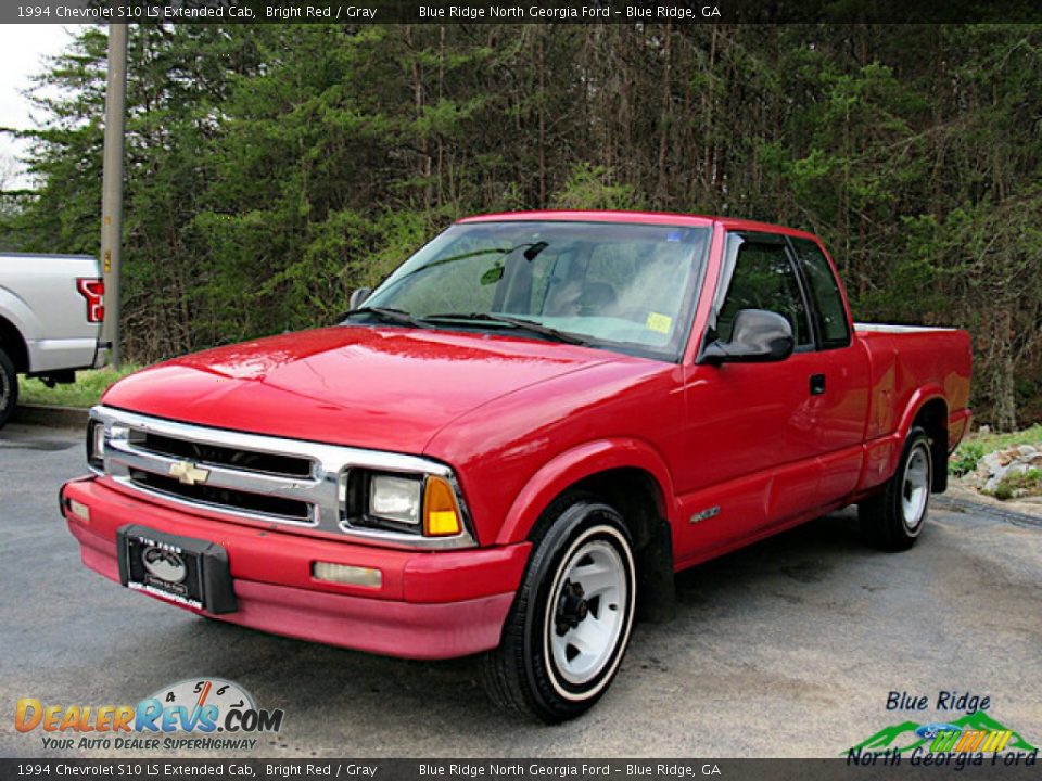 Front 3/4 View of 1994 Chevrolet S10 LS Extended Cab Photo #1