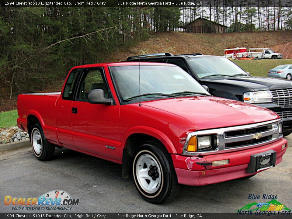 1994 Chevrolet S10 LS Extended Cab Bright Red / Gray Photo #2