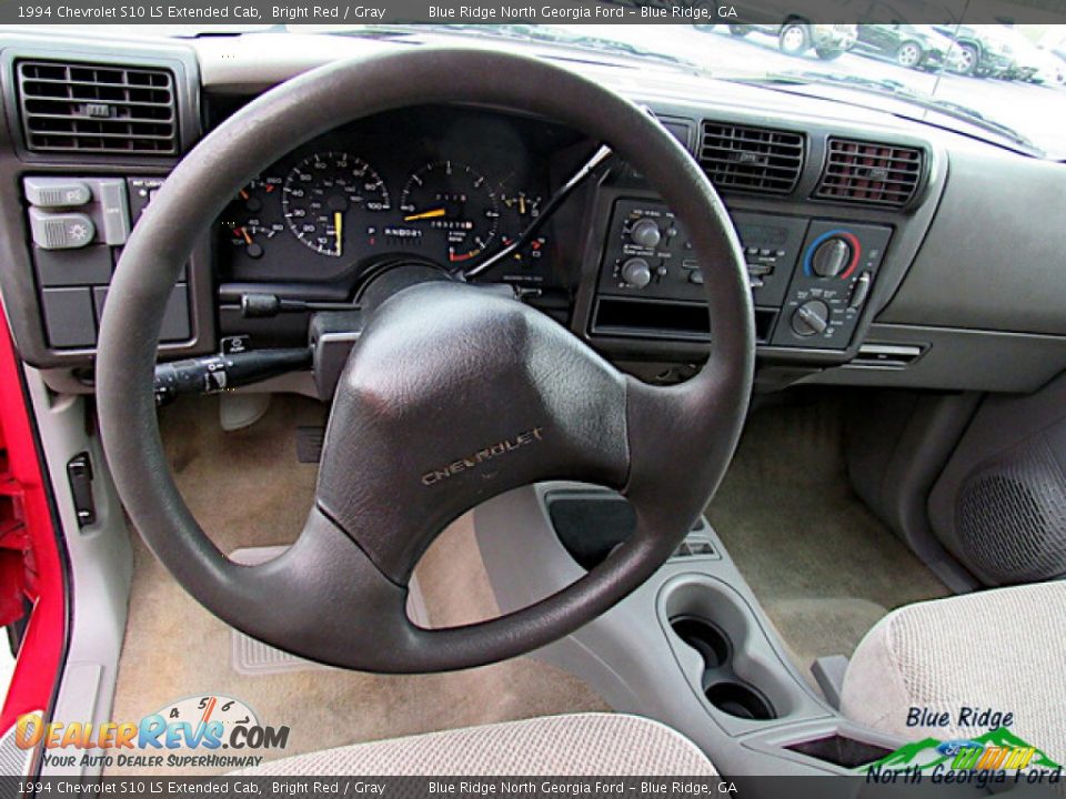 Dashboard of 1994 Chevrolet S10 LS Extended Cab Photo #8