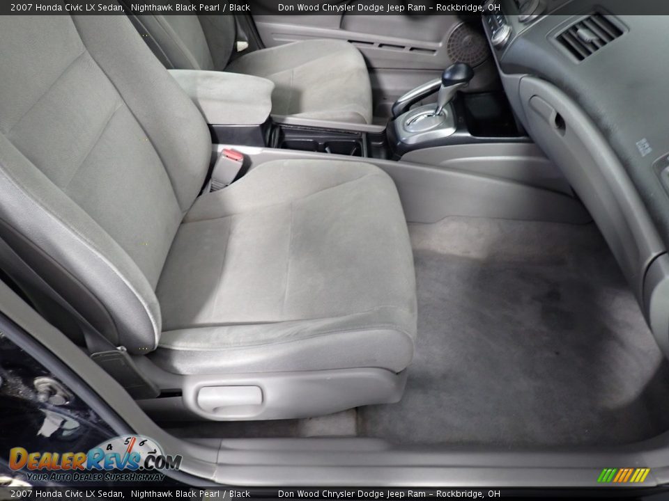 2007 Honda Civic LX Sedan Nighthawk Black Pearl / Black Photo #34