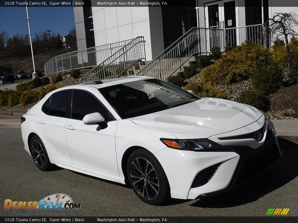 2018 Toyota Camry SE Super White / Black Photo #1