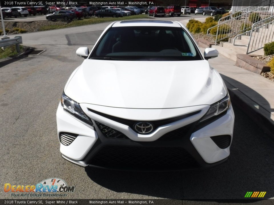 2018 Toyota Camry SE Super White / Black Photo #10