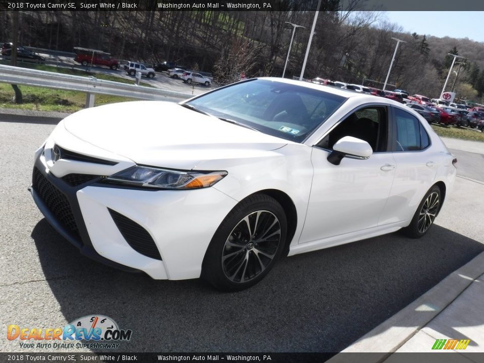 2018 Toyota Camry SE Super White / Black Photo #11