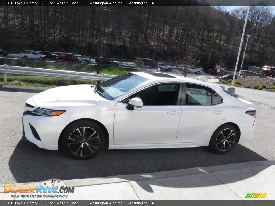 2018 Toyota Camry SE Super White / Black Photo #12